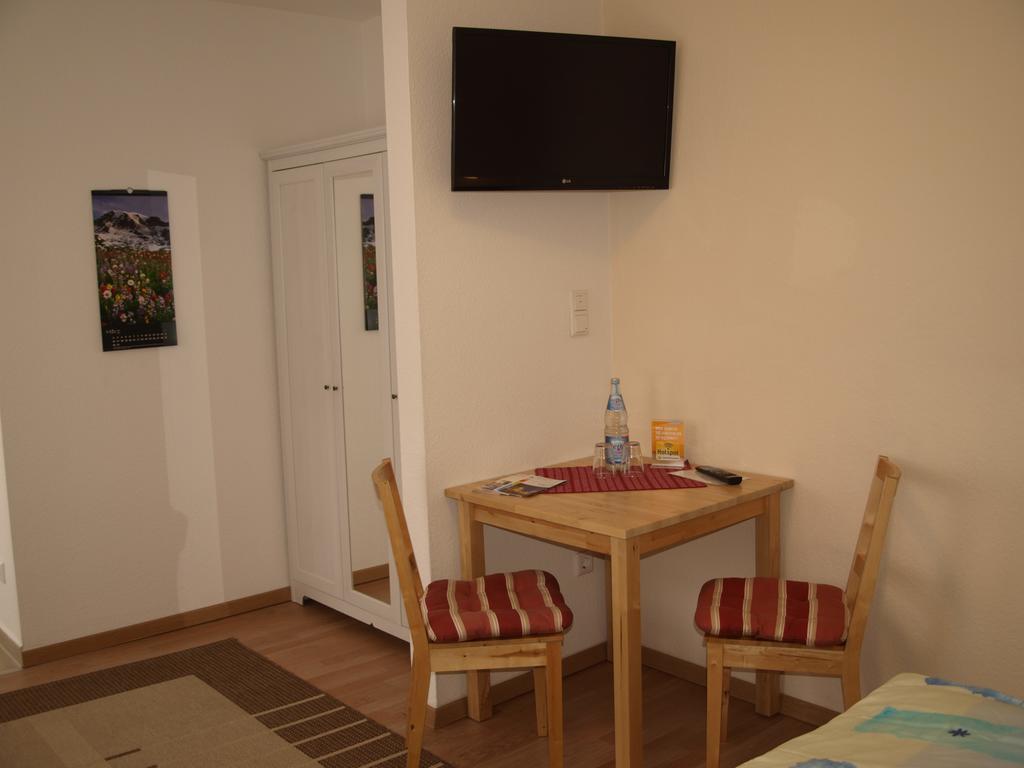 Gaestehaus In Der Gotthardtstrasse Erfurt Szoba fotó